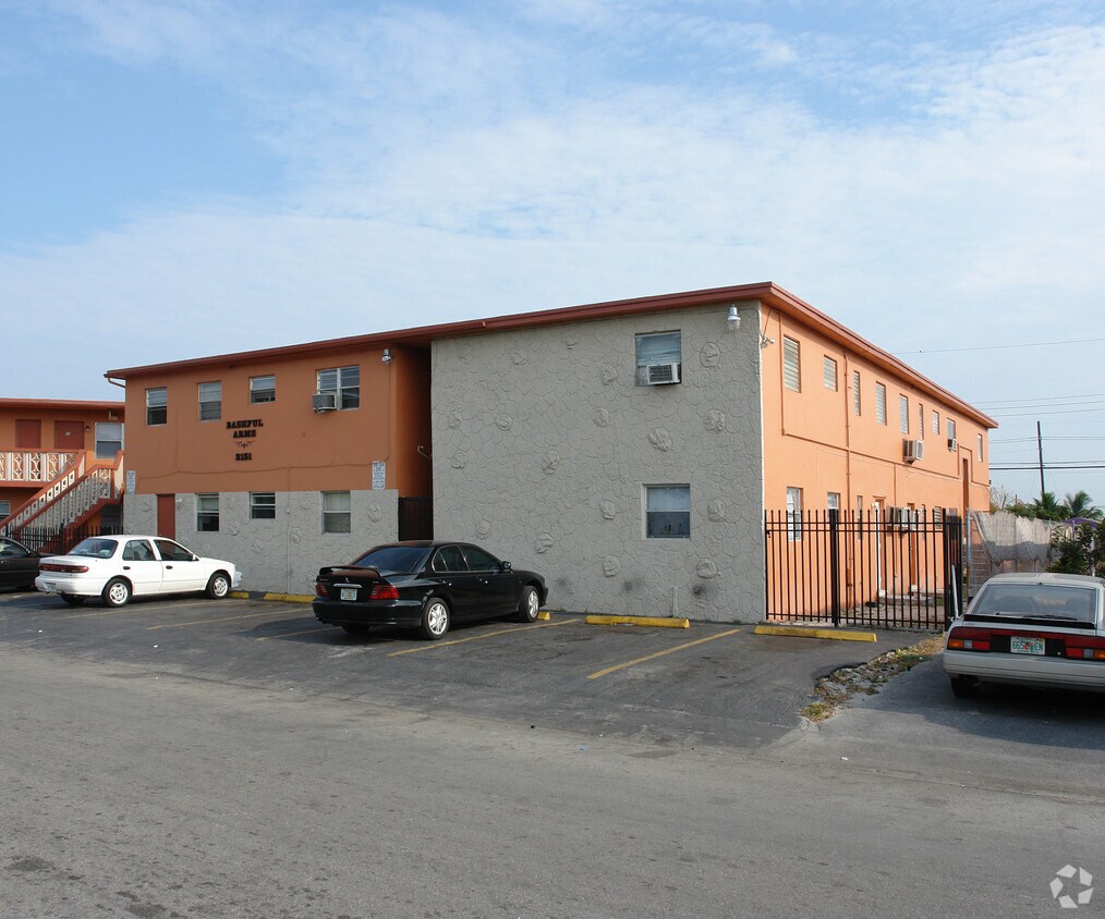 Foto del edificio - Bashful Arms Apartments