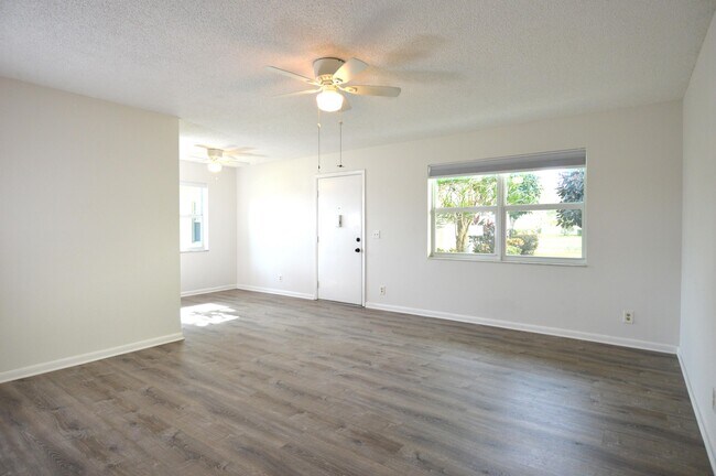 Building Photo - 291 Monaco Way