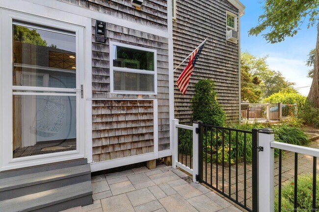 Building Photo - 77 Chalker Beach Rd