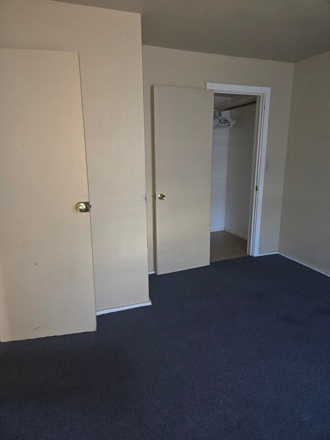 Building Photo - 150 Forest Ave