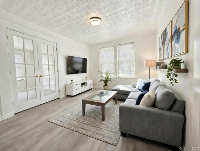 Foto del edificio - 611 St Lawrence Ave