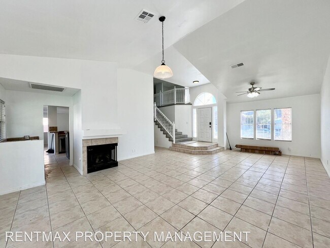 Foto del edificio - 3 br, 2.5 bath House - 323 SALINAS DR