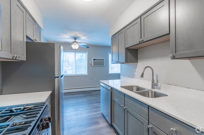 Douglas Drive Terrace - Kitchen 1BR, 1BA - 750SF - Kitchen - Douglas Drive Terrace