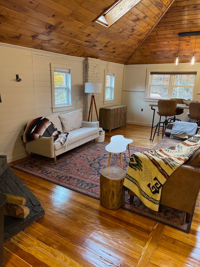 Foto del edificio - 38 Swamp Rd