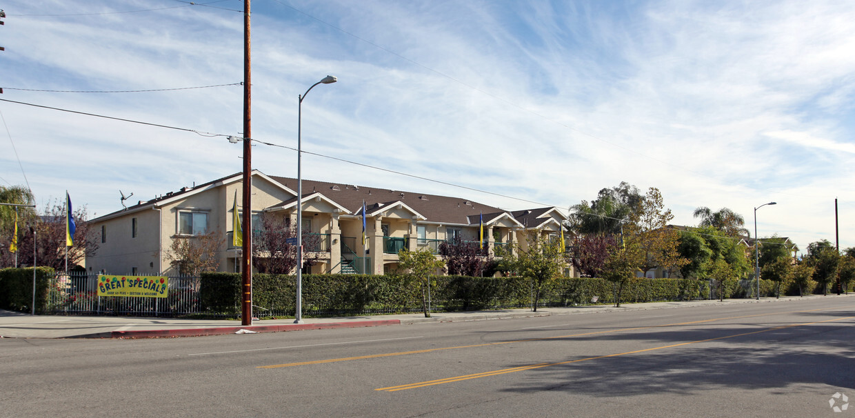 Primary Photo - Sylmar Villas Apartments