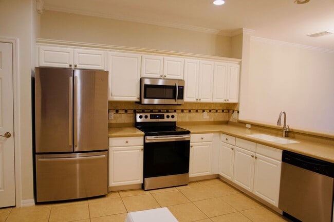 Building Photo - 1260 Oxford Ln