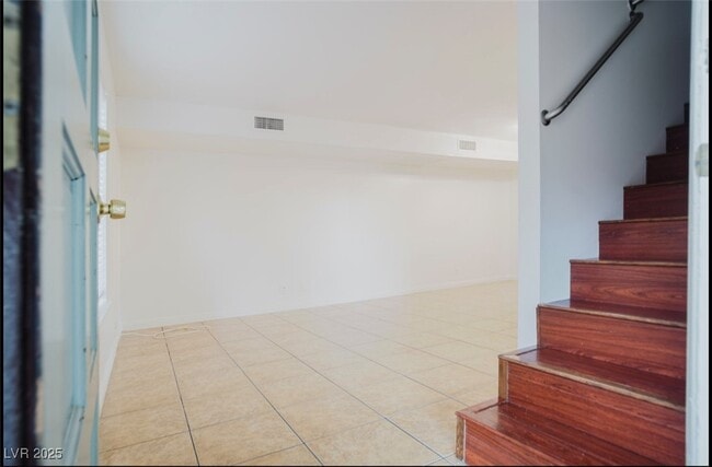 Building Photo - 6019 Vegas Dr