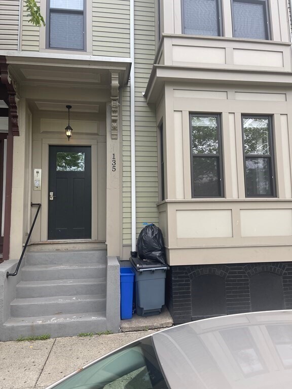 Building Photo - 135 Havre St