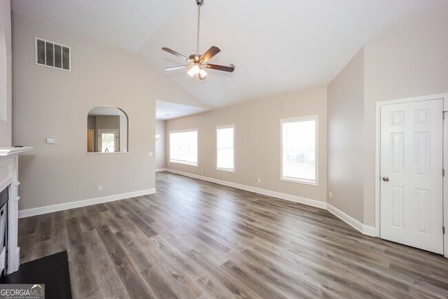 Foto del edificio - 83 Robinson Ln