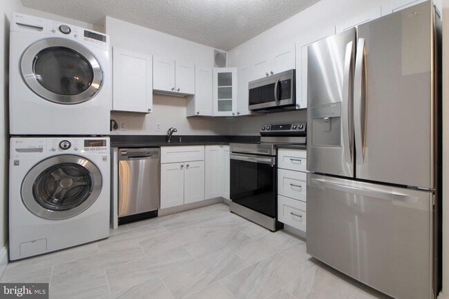 Foto del edificio - 7420 Westlake Terrace