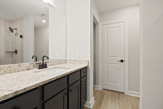 Building Photo - 708 Fallen Hemlock Ct