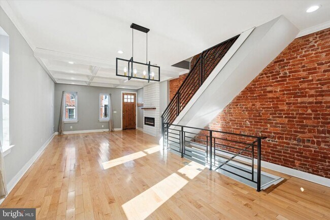 Building Photo - 1625 S 19th St