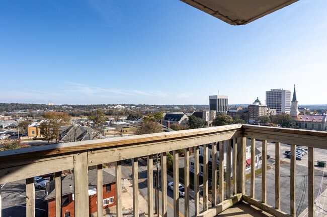 1BR, 1BA - 500SF - Balcony - Ashley Towers