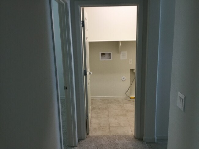 Building Photo - 5656 N 87th Dr