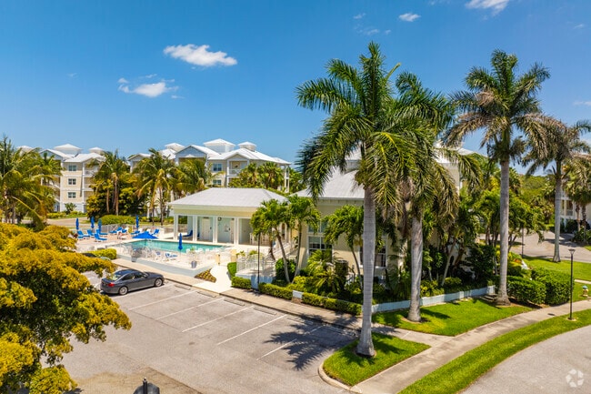 Building Photo - Palma Sola Bay Club