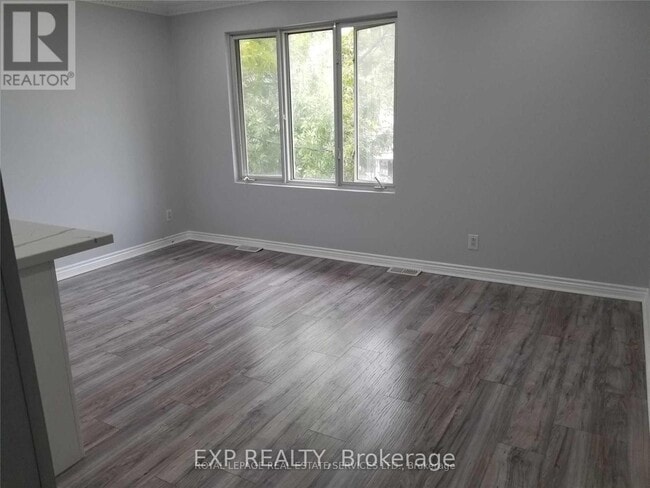 Photo du bâtiment - 33 Mitchell Ave