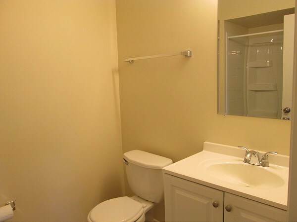 Building Photo - 5138 Riverside Dr