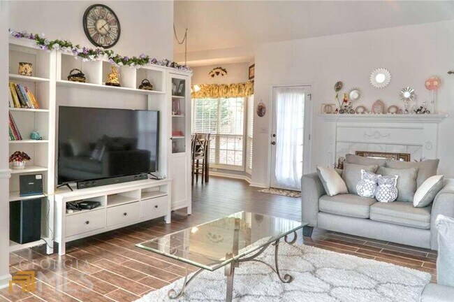 Foto del edificio - 965 Dogwood Park Dr