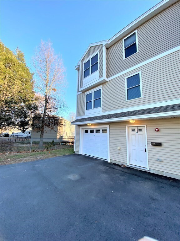 Foto del edificio - 623 Andover St