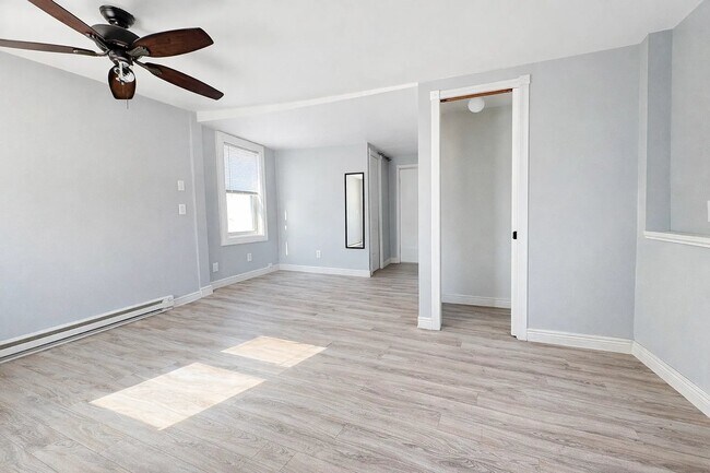 Foto del edificio - 8801 W Adler St