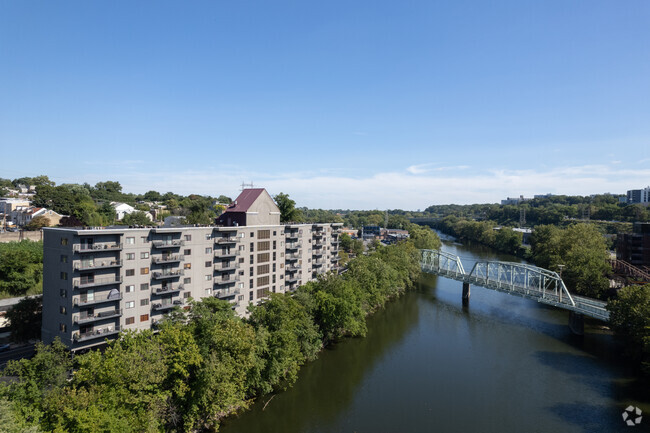 Building Photo - Bridge Five Condominiums