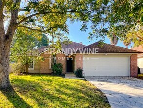 Building Photo - 13550 Valbuena Ct