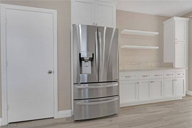 Foto del edificio - 2796 Cottoneaster St