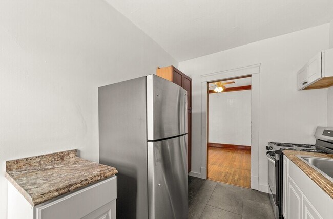 Foto del edificio - 11427 Clifton Blvd