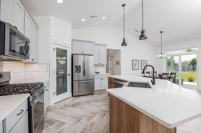 Foto del edificio - 5816 W Ruby St