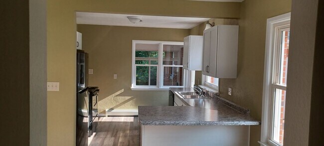 Foto del edificio - Lovely brick ranch in Millersburg!
