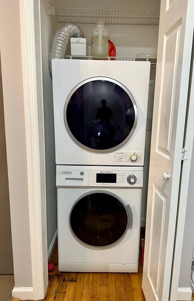 In unit washer/dryer - 110 Pitney Pl