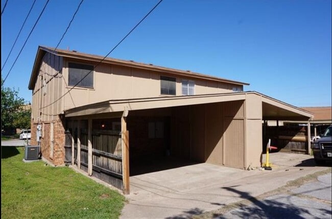 Building Photo - 2205 Chase Ct