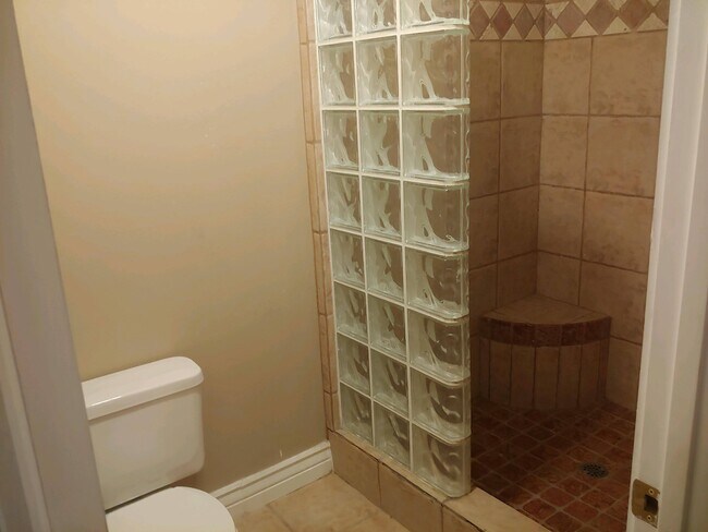 Foto del edificio - 1024 Shadow Point Dr