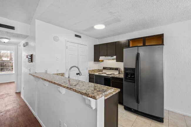 Foto del edificio - 2101 Blueberry Ln