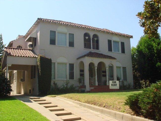 Building Photo - 707 Brent Ave