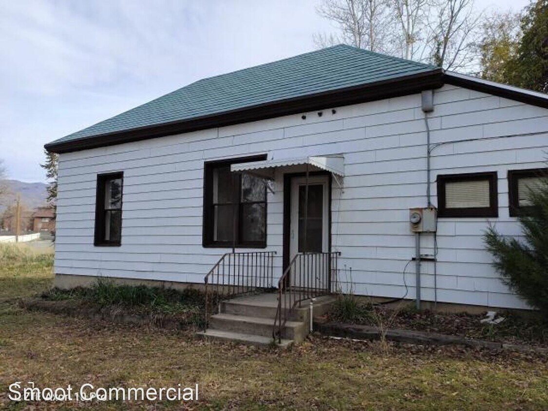 Primary Photo - 2 br, 1 bath House - 2557 S Orchard Drive