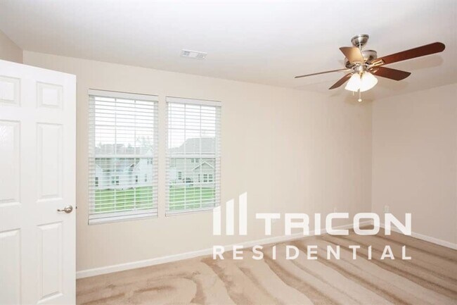 Foto del edificio - 2037 Silverton Cir