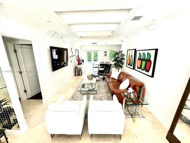 Building Photo - 616 Tiziano Ave