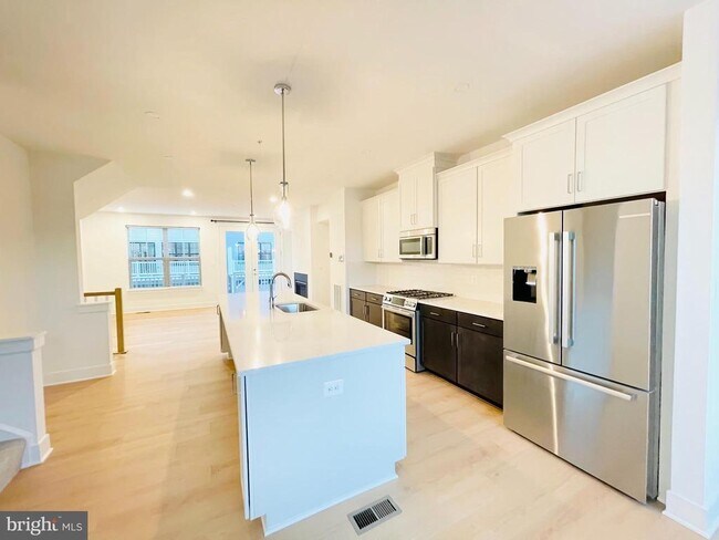 Foto del edificio - 4945 Purdy Aly