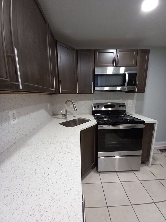 Foto principal - 5537 Boyer St