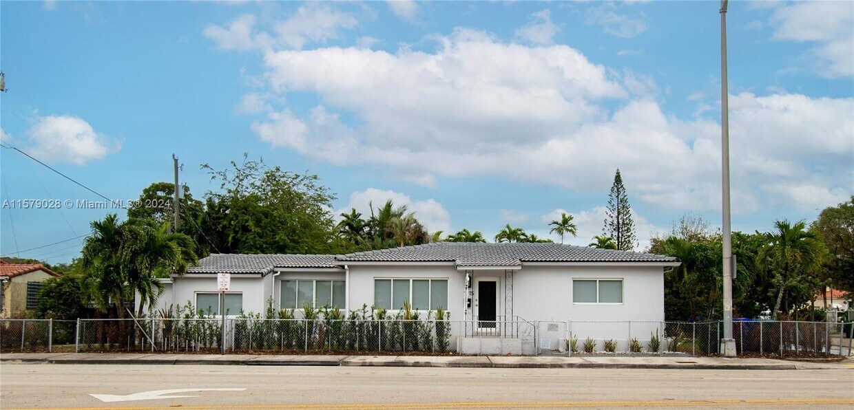 Foto principal - 1715 SW 17th Ave