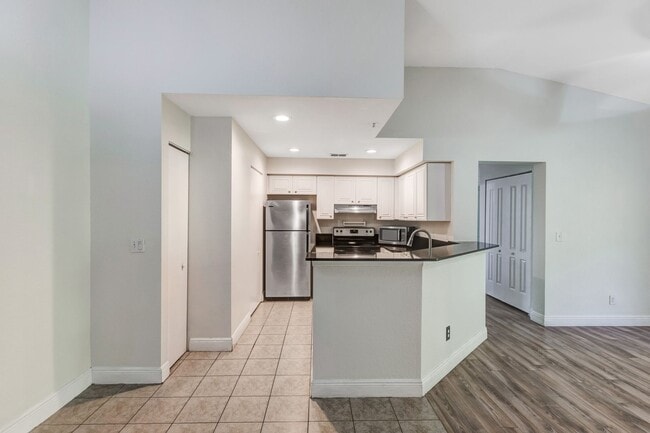 Building Photo - ** IBIS CLUB ** 3 BED / 2 BATH - CONDO - GATED COMMUNITY - SMALL PET OK! - ANNUAL RENTAL