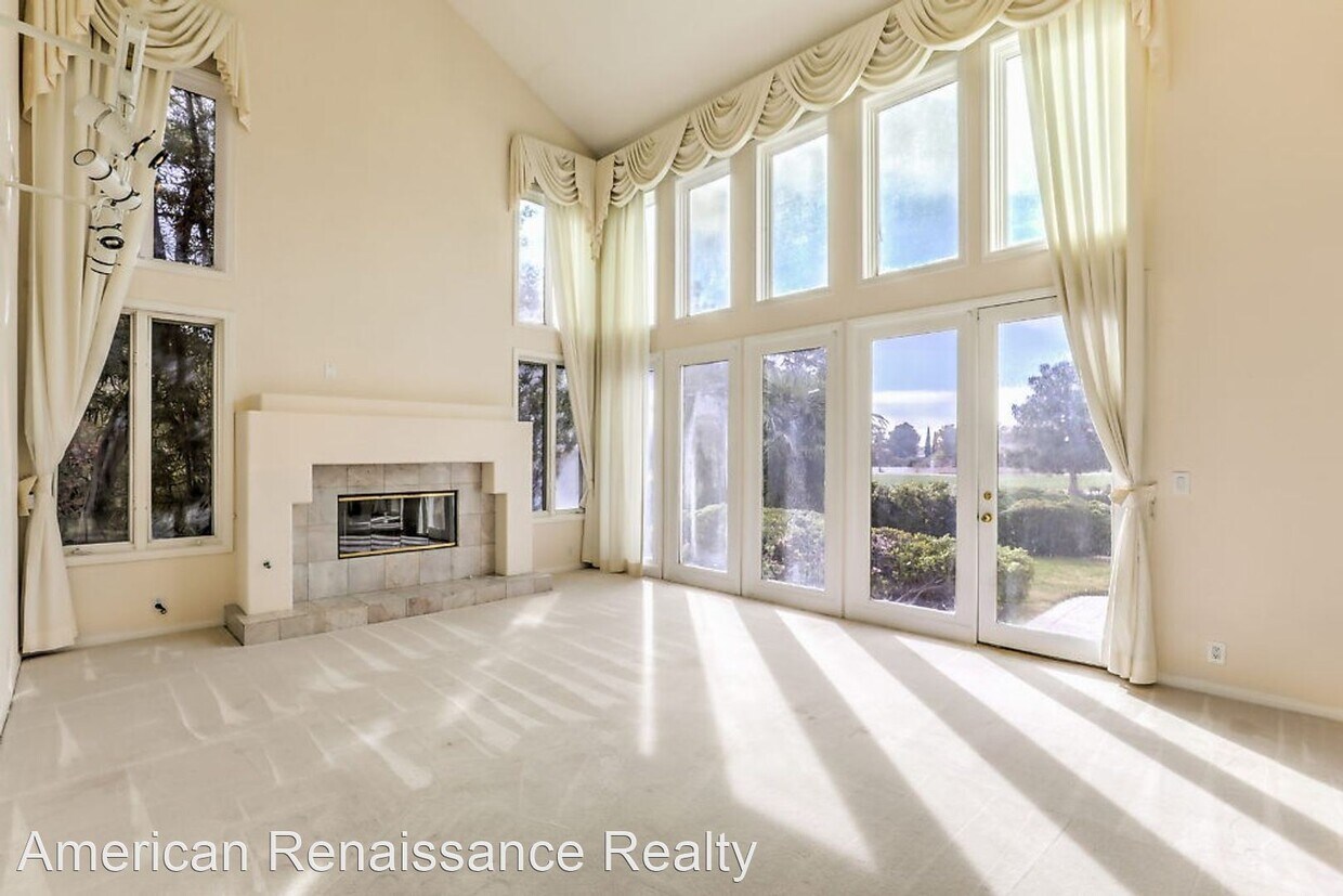 4 br, 3 bath House 8049 Pinnacle Peak House Rental in Las Vegas, NV