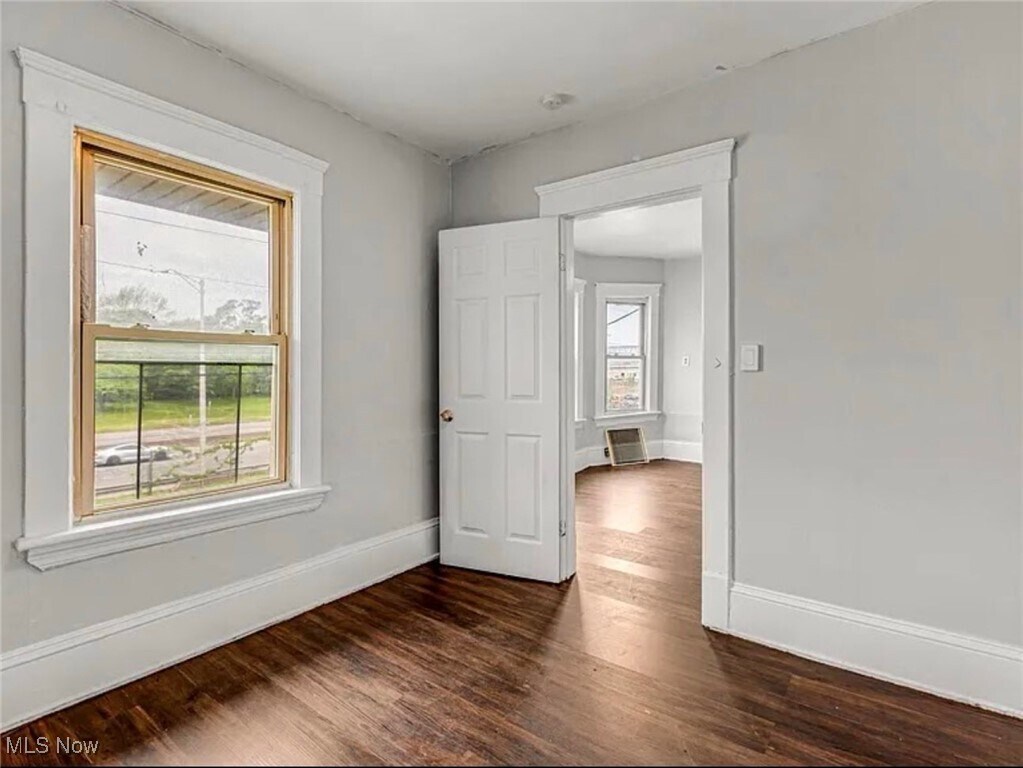 3635 E 49th St Cleveland, OH 44105 – photo 5
