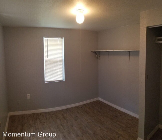 Building Photo - 3 br, 1 bath House - 3911 E. Hanna Ave.
