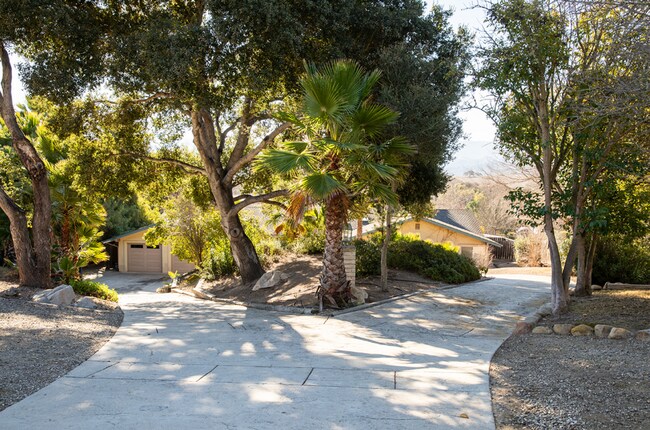 Foto del edificio - Janin Acers - Pool - Pet Friendly - FURNISHED OR UNFURNISHED