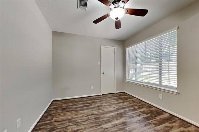 Foto del edificio - 21693 Holly Leaf Ct