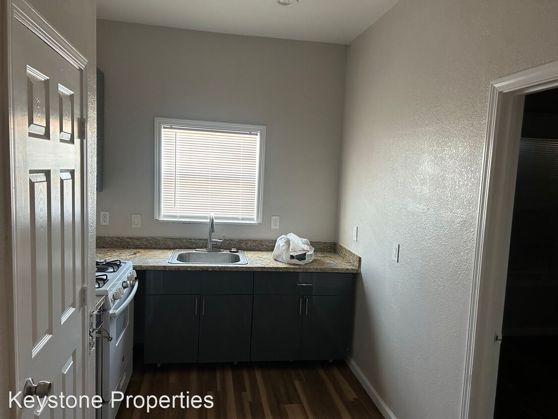 Building Photo - 1 br, 1 bath House - 209 E Park St