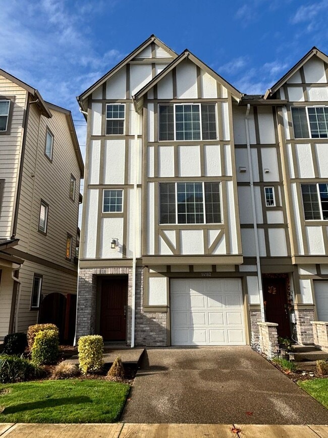 River Terrace Townhome available now!! - River Terrace Townhome available now!!