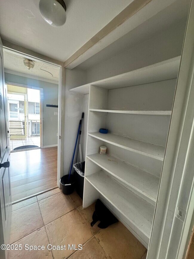 Building Photo - 3135 Shady Dell Ln